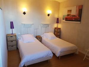 Hotels Hotel Le Niobel : Chambre Lits Jumeaux - Vue sur Mer et Vallée
