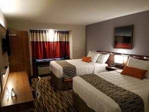 Queen Room with Two Queen Beds room in Microtel Inn & Suites by Wyndham Niagara Falls