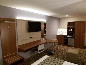 Queen Studio - Non-Smoking room in Microtel Inn & Suites by Wyndham Niagara Falls