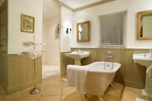 Hotels Chateau de Courban and Spa Nuxe : photos des chambres