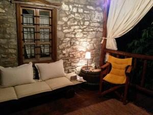 Old Stone House Kazaviti