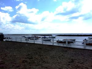 Appartamento vista mare, 100mt dallOspedale Pediatrico, a 200mt dal mare, 1h da Roma Termini