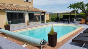 B&B / Chambres d'hotes Le Jardin d'Ivana Chambres d'hotes B&B avec Piscine chauffee : photos des chambres