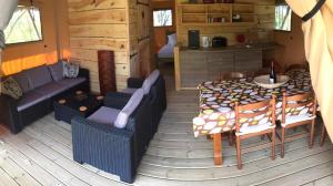 Chalets Puy Rond Camping : photos des chambres