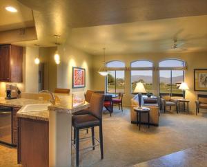 Apartment with Mountain View room in Casitas at Sabino Springs