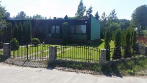Domek letniskowy nad jeziorem Żarnowieckim Domek Na Kaszubach NADOLE