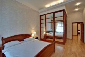 Two-Bedroom Apartment - Ulitsa Goncharnaya 16 room in Oksana's Apartments