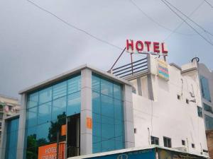 Hotel Gopi Palace