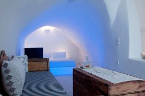 Olyra Traditional Cave Houses Santorini Greece