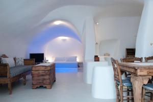 Olyra Traditional Cave Houses Santorini Greece