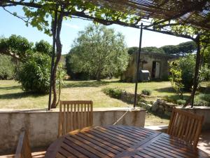 FERME DU MOULIN ROUX- 2 superbes appartements- 2cbres chacun- classe 3 etoiles, climatises : photos des chambres