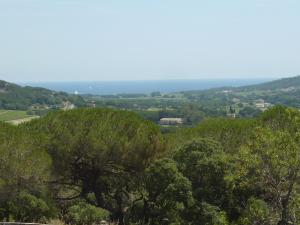 FERME DU MOULIN ROUX- 2 superbes appartements- 2cbres chacun- classe 3 etoiles, climatises : photos des chambres