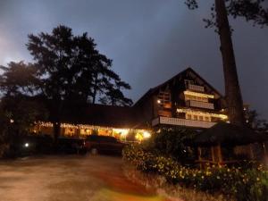 Log Cabin Hotel - Baguio