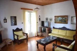 Nafsika's House - Votsi