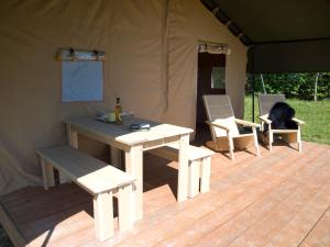 Campings Domaine Saint Esselin : photos des chambres