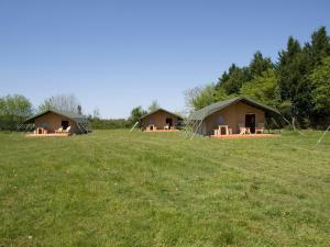 Campings Domaine Saint Esselin : photos des chambres