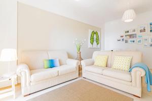 Ajuda II by An Island Apart