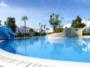 Two-Bedroom Apartment room in Real de La Barrosa 46