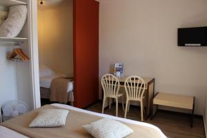 Hotels Hotel Les Gabarres : photos des chambres