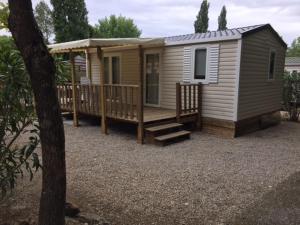 Villages vacances Camping les Fouguieres : photos des chambres