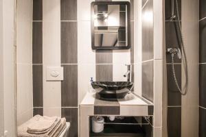 Studio Mezzanine Bleu