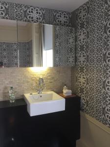 manorhaus RUTHIN - manorhaus collection