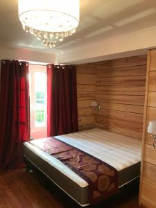 Hotels L'hostellerie de Sevremont : photos des chambres