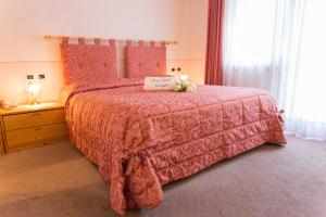 Doppel-/Zweibettzimmer mit Bergblick