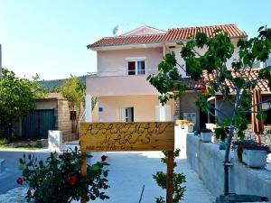 Apartments Maris