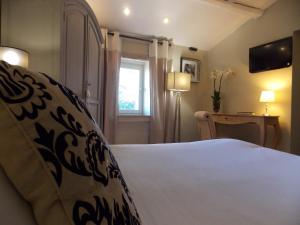 Hotels Hostellerie Le Roy Soleil : Chambre Double Standard