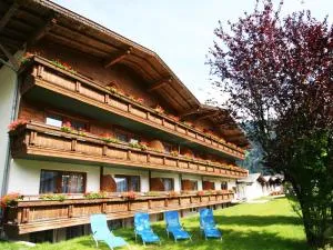 first mountain Hotel Zillertal - Haslach