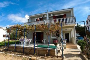 Apartments Patrik - 3hvězdičkové hotely ve městě Stara Novalja