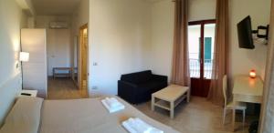 Double Room with Balcony and Sea View