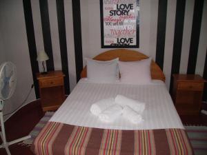 Double Room with Exterior Shared Bathroom room in Ocean View Lagos - Bed & Breakfast