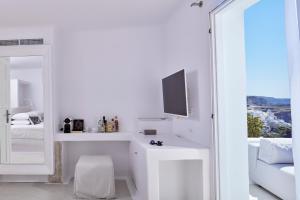 Cosmopolitan Suites - Small Luxury Hotels of the World Santorini Greece