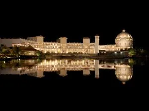 Amanora The Fern Hotels & Club - Alandi