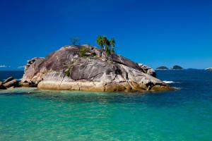 Bedarra Beach House water taxi included