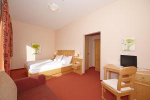 Double Room room in Hotel Pariente