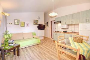 Apartment - Ground Floor room in Apartments Karsiole