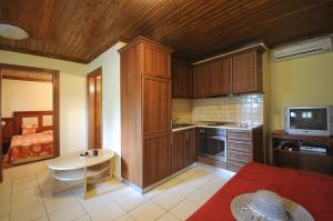 Haus Platanos Apartments & Bungalows by the Sea Halkidiki Greece