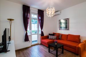 Bright City Center Apartment with Balcony