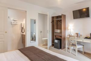 Logis Hotel-Restaurant "Auberge Le Petit pont"