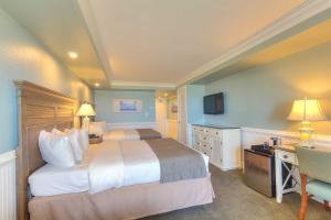 Ocean View with Two Queens Beds Balcony- Tower Building	 room in Shutters on the Banks