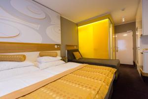 Superior Triple Room room in Hotel Golf