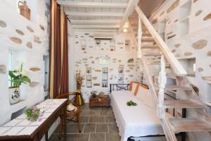 Sifnos Retreat Peristeronas - Bespoke Dove Cot Sifnos Greece