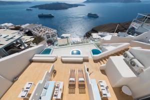 On The Cliff hotel, 
Santorini, Greece.
The photo picture quality can be
variable. We apologize if the
quality is of an unacceptable
level.