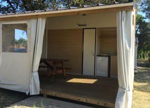 Campings Camping Mussonville : Cabine en Bois - Emplacement 