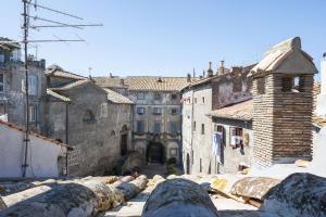 Locazioni Turistiche - Tourist Accomodations - via Schizzaloca 20 - già Residenze Villa Lante