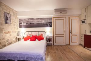 Apartment & Room Ursa 