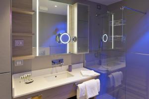 Junior Suite with Lake View room in Aktivhotel Santalucia